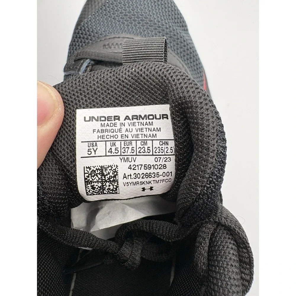 Under Armour hit court